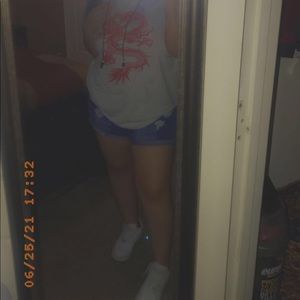 Meet your Posher, Iris